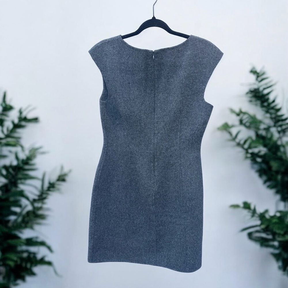 Theory Fitted Dress in Good Wool Size 8 - Picture 3 of 3